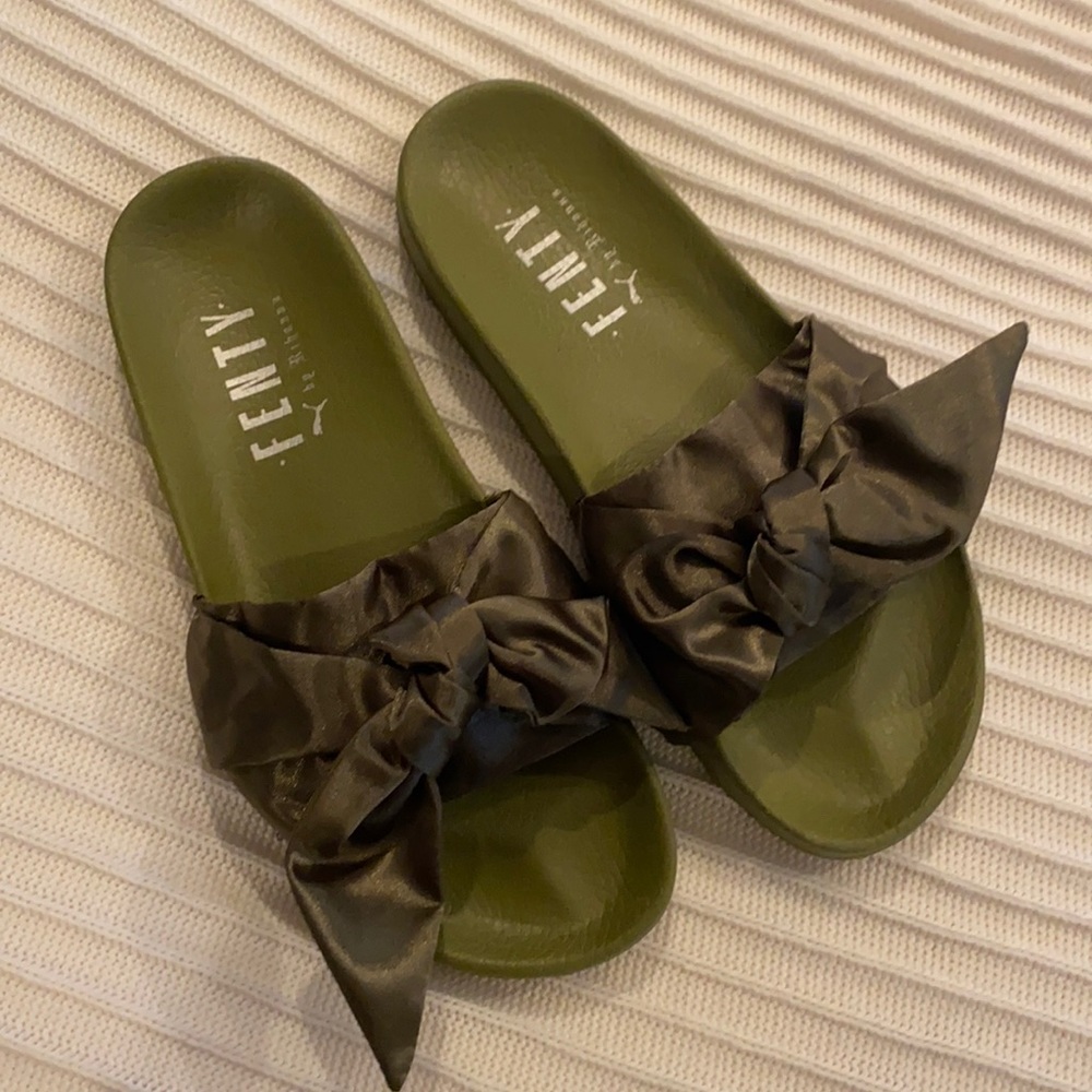 Rihanna Fenty Puma Slides size 9 W